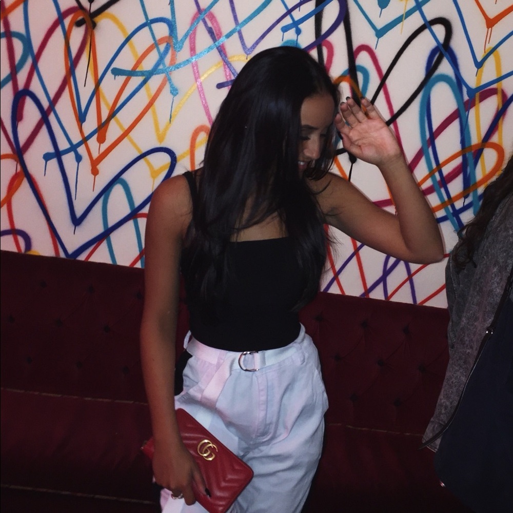 Meet your Posher, Danielle marie